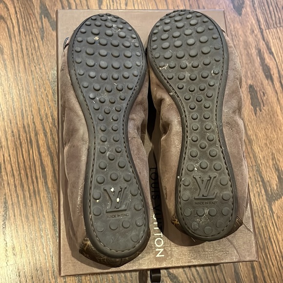 Authentic LV monogram key flats - Picture 2 of 3